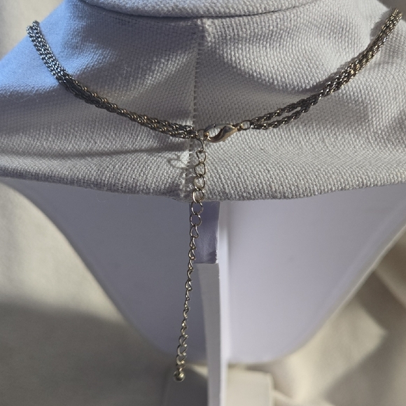 Multi-Color Necklace - Picture 2 of 3